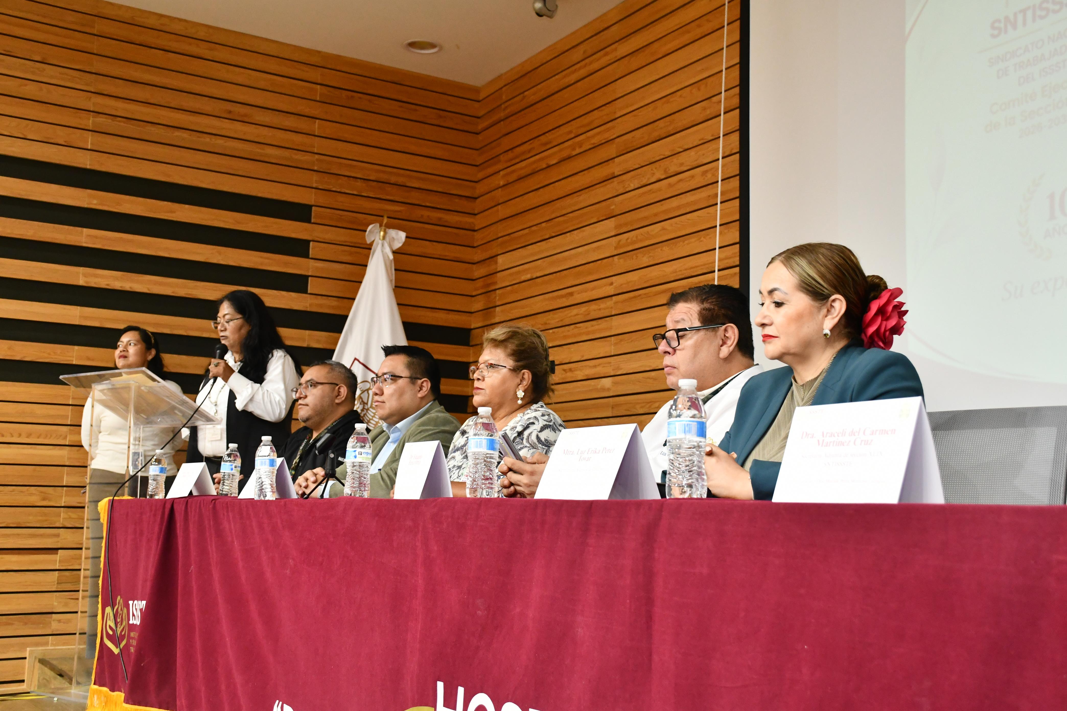 Entrega de Reconocimientos por Años de Servicio en el HG "Dra. Matilde Petra Montoya Lafragua" 